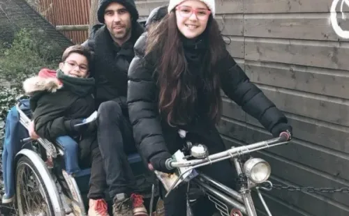 Un paseo en bicicleta, panorama que Claudio Bravo prefiere en lugar de ver un partido de fútbol.