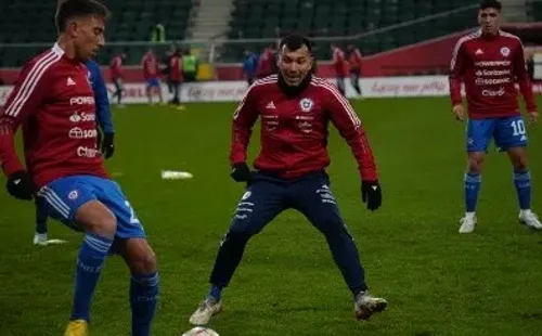 Gary Medel en el trabajo de precompetencia de la Roja en Varsovia, Polonia. (Vicente Aránguiz/RedGol).