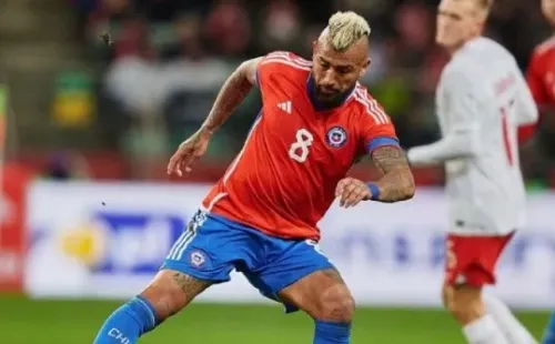 Arturo Vidal sufre con el frío de Eslovaquia antes del amistoso. Foto: Instagram