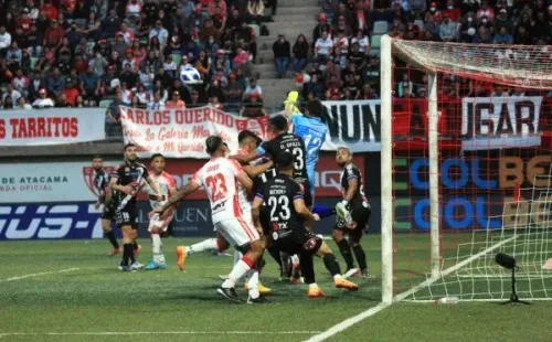 Copiapó golea a Puerto Montt y jugará la final de la liguilla por el segundo ascenso de la Primera B al fútbol de honor.