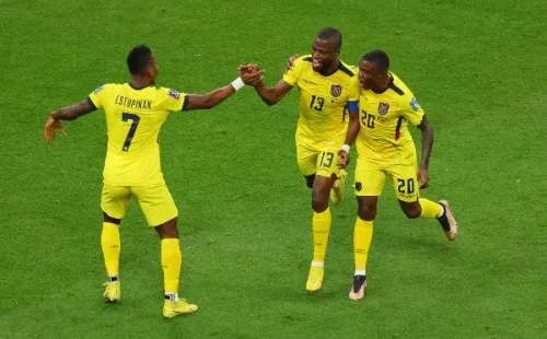 Enner Valencia hace sonreír a los ecuatorianos ante Qatar. | Foto: Getty