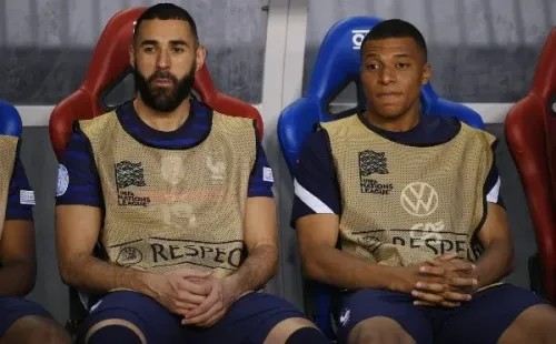 Karim Benzema y Kylian Mbappé, una dupla que no podrá disfrutarse en Qatar 2022. (Getty Images).