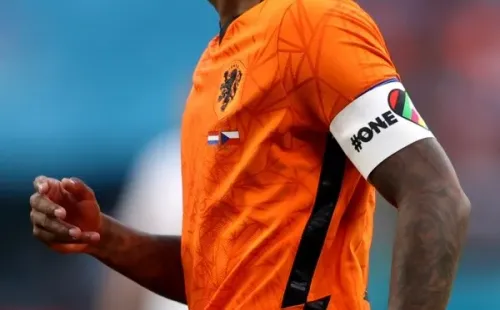 Países Bajos ya avisó que no usará esta jineta de capitán en Qatar 2022. | Foto: Getty Images.