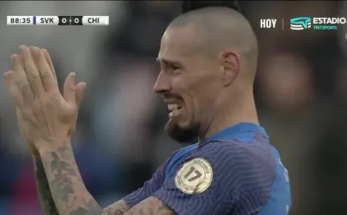 Marek Hamsik recibió mucho cariño de la hinchada de Eslovaquia en su despedida. (Captura TNT Sports).