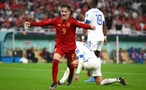Gavi celebra el golazo que le anotó a Costa Rica en el 5-0 de España por la primera jornada del Grupo E del Mundial Qatar 2022. (Getty Images).