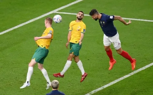 Giroud anotó de cabeza ante Australia (Getty)