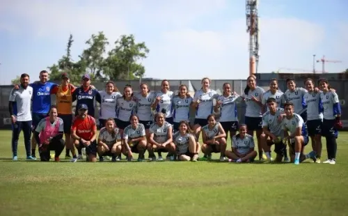 Las Leonas en el entrenamiento con Assadi y Osorio. (U de Chile)