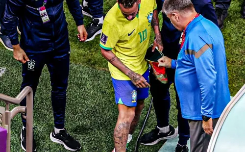 Así le quedó el tobillo a Neymar contra Serbia.