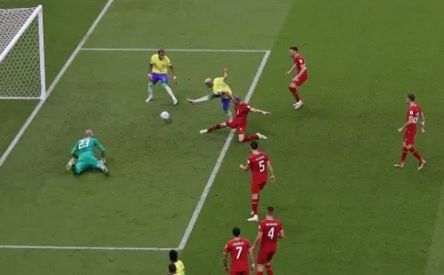 Hinchas brasileños en llamas con Richarlison y la Verdeamarela tras el debut en Qatar 2022.