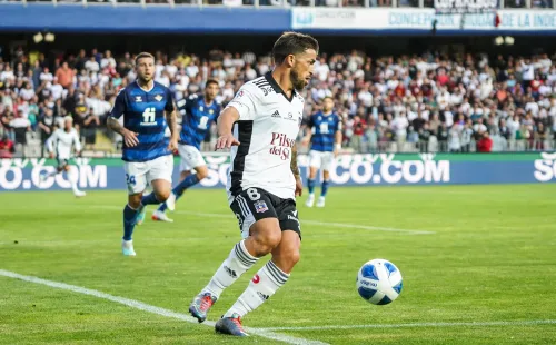 Gabriel Costa en acción en el primero de los dos amistosos que Colo Colo le ganó al Betis. Marcó un gol en Concepción. (Guille Salazar/RedGol).