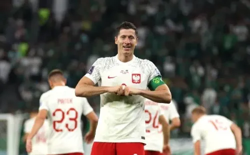 Robert Lewandowski y el final de la celebración de su primer gol en un Mundial. (Getty Images 2022).