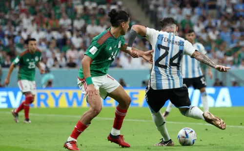 El tiro de distancia que se transformó en el 2-0 de Argentina. Foto @Argentina.