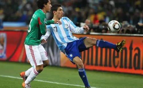 Ángel Di Maria también vio acción en este Argentina 3-1 México de Sudáfrica 2010. | Foto: Getty Images.