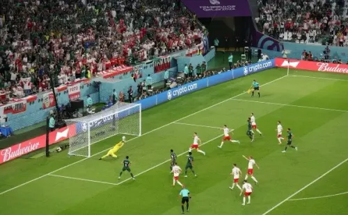 Otra toma para la segunda tapada de Wojciech Szczesny. (Getty Images 2022).