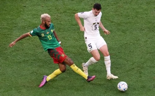 Partidazo de Serbia y Camerún tiene golazo de globito deVincent Aboubakar.