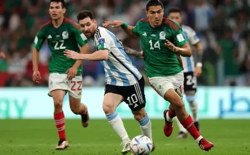 Lionel Messi no corre tanto, pero desequilibra con la pelota (Getty)