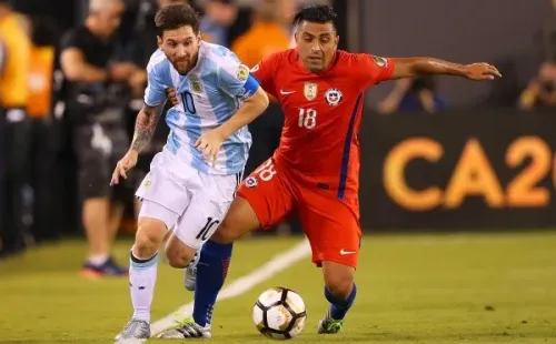 Gonzalo Jara brilló en la Roja. | Foto: Getty