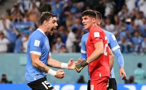 Uruguay festeja a Rochet y el penal tapado contra Ghana.