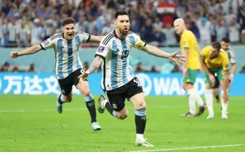 Lionel Messi festeja el primer gol del 2-1 de Argentina contra Australia.