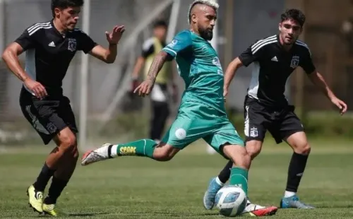 Vidal jugó el segundo tiempo del amistoso en el Monumental. Foto: Colo Colo.