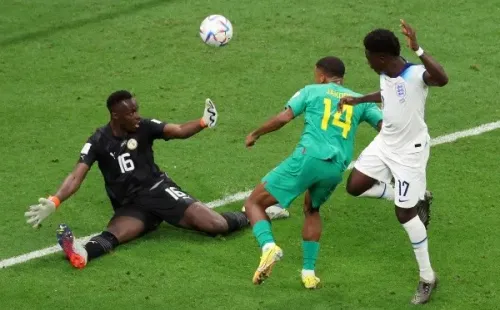 Saka marcó el 3-0 con una definición exquisita (Getty)