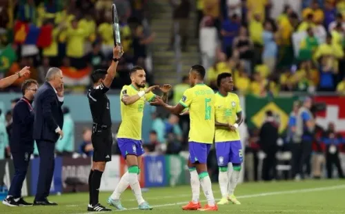Alex Telles reemplaza a Alex Sandro. Tite hoy no tiene sano a ninguno de los dos en Brasil. (Getty Images 2022).