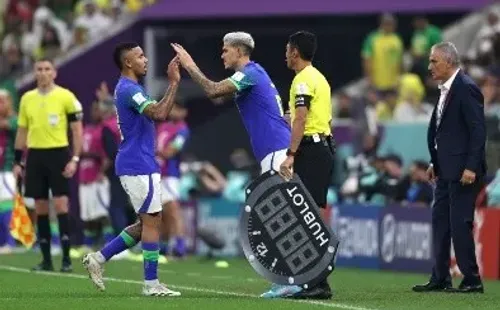 Gabriel Jesús jugó 64′ en la derrota de Brasil ante Camerún. Salió lesionado y le dejó su lugar a Pedro. (Getty Images 2022).