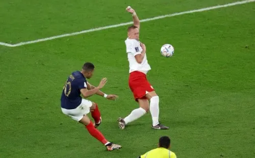 El segundo golazo que marcó Kylian Mbappé ante Polonia. (Getty Images 2022).