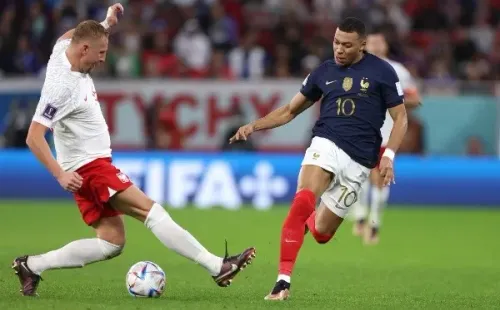Mbappé tiene problemas en uno de sus tobillos. | Foto: Getty