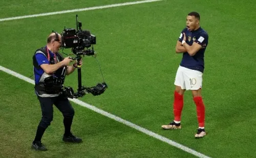 Mbappé vuelve a entrenar en Francia y no está en duda contra Inglaterra.