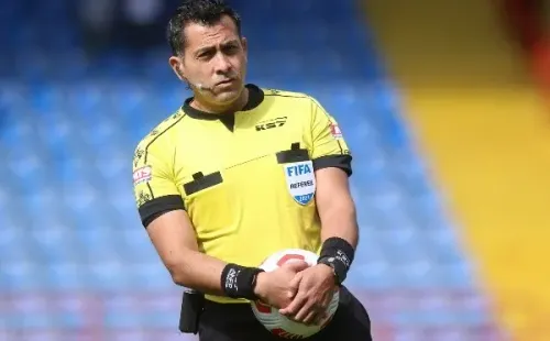 Julio Bascuñán estará en el VAR de cuartos de final de Qatar 2022: designado al partido entre Argentina y Países Bajos.