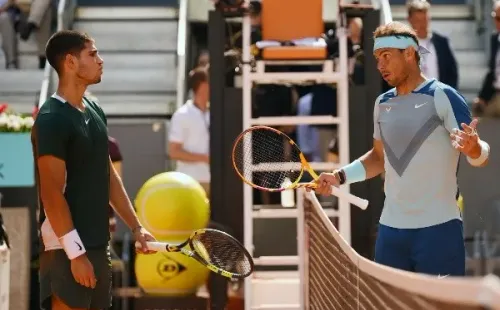 Alcaraz y Nadal se enfrentaron en el Madrid Open 2022, y se enfrentarán el 5 de marzo en una exhibición. | Foto: Getty