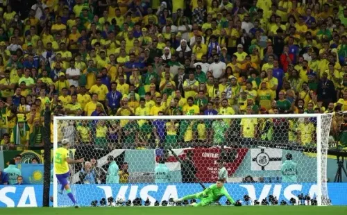 Pedro mandó a Livakovic a un lado y la pelota, al otro. (Getty Images 2022).