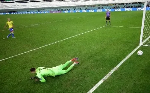 Una toma más del gol que Pedro le marcó al muro croata, Dominik Livakovic. (Getty Images 2022).