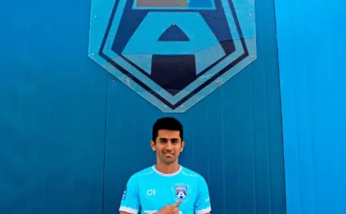 Mikel Arguinarena con la camiseta de San Marcos de Arica. (Captura).