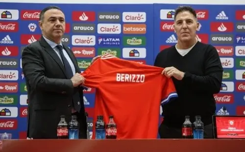 Francis Cagigao en la presentación de Eduardo Berizzo, uno de los dos DT que eligió para la Roja. El otro fue Martín Lasarte. (Agencia Uno).