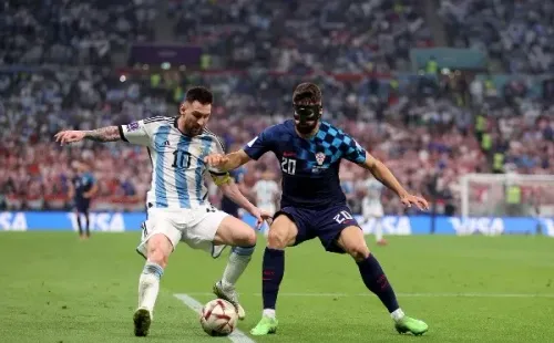 Gvardiol sufrió en carne propia del talento de Lionel Messi. | Foto: Getty Images.