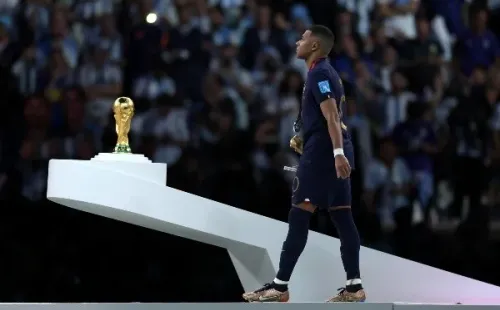 Kylian Mbappé pasa lejos del Mundial. (Getty Images 2022).
