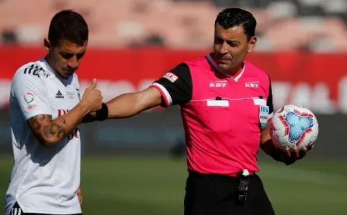Tobar espera que el arbitraje chileno deje atrás las polémicas y de un salto de calidad en el 2023. | Foto: Agencia UNO.