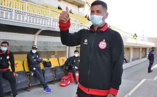 Jorge Acuña tuvo un corto interinato en San Felipe durante el 2021, donde dirigió 10 partidos, ganando 3, empatando 2 y perdiendo 5. | Foto: Agencia UNO.