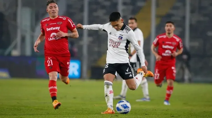 Joan Cruz jugó apenas nueve minutos en el Campeonato Nacional 2022. | Foto: Colo Colo.