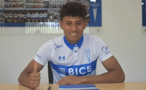 Juan Francisco Rossel (17 años) firmó su primer contrato profesional en la UC. (Comunicaciones Cruzados SADP).