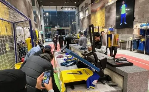Las tiendas en Arabia Saudita con los hinchas. Foto: @MUATH_ALJANDAL