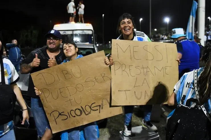 Argentina celebra a su héroe, Dibu Martínez