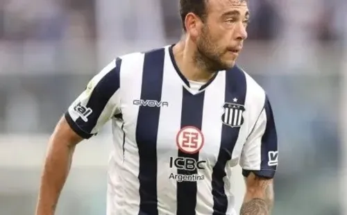 Catalán no ha firmado contrato con Talleres para ir a Colo Colo