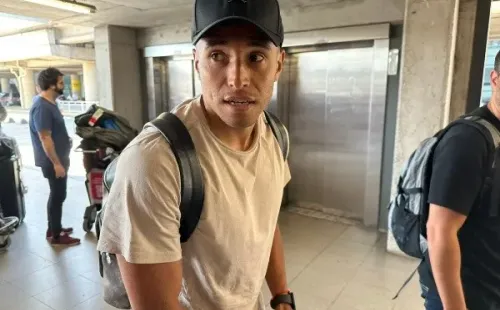 Leandro Benegas arribó a Chile en esta mañana. | Foto: Cristián Ávila Soto.