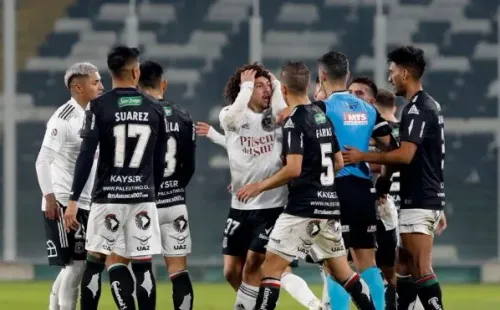 Fernando Véjar dirigió el caliente encuentro entre Colo Colo y Palestino en la temporada 2020. Foto: Agencia Uno