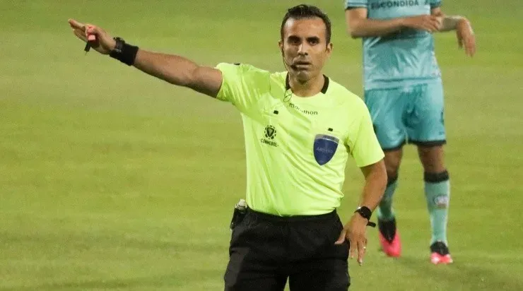 06 DE ABRIL 2021/ TALCAHUANOArbitro, Piero Maza, durante el partido de la Copa Sudamericana disputado entre Huachipato y Deportes Antofagasta en el Estadio CAP de Talcahuano.FOTO: CAMILO CASTRO SANHUEZA/AGENCIAUNO
