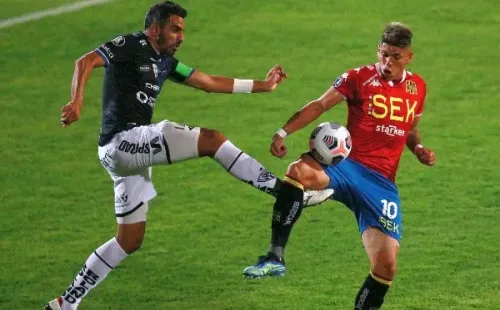 Carlos Palacios llega a Colo Colo y Luis Baquedano avisa que necesitarán paciencia con él. | Foto: Agencia Uno
