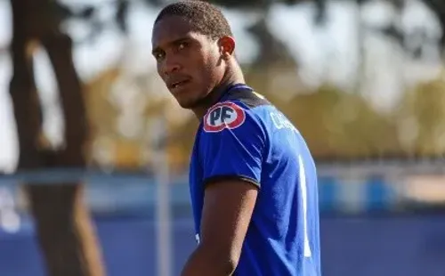 Omar Carabalí con la camiseta de San Luis de Quillota. (Agencia Uno).